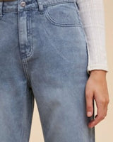 33775152-4cc5-4edd-9eb9-95bd6c36ea3b-Max