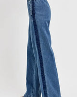 a9857eb5-201f-41f9-a4ff-afa6bae9d8ef-Max