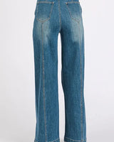 b3f03f6d-2995-43b0-be00-d71d0144df79-Max