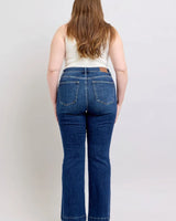 ea4a7d74-af2e-4f80-9d93-fe24e516c050-Max